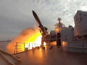 В Севастополе военный корабль отбил атаку украинской ракеты