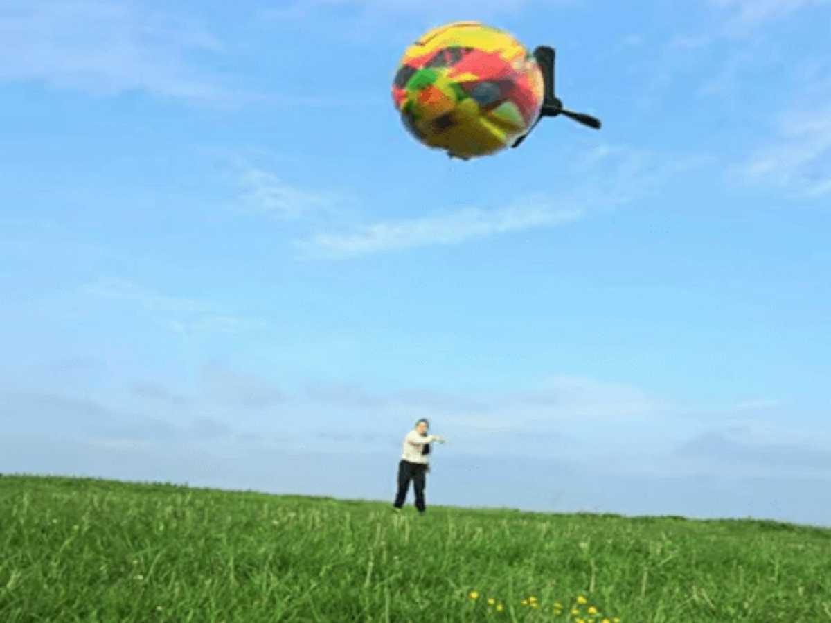 Мяч, прилетевший точно в камеру, создает «эффект присутствия»