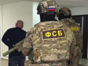 ФСБ задержала планировавших остановить поезд в Крыму и навести на него ракеты агентов ГУР