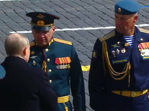 Парад офицеры не отдали честь Путину
