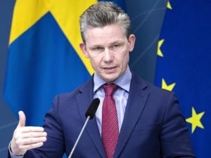 В Швеции поддержали право Украины наносить удары по России западным оружием