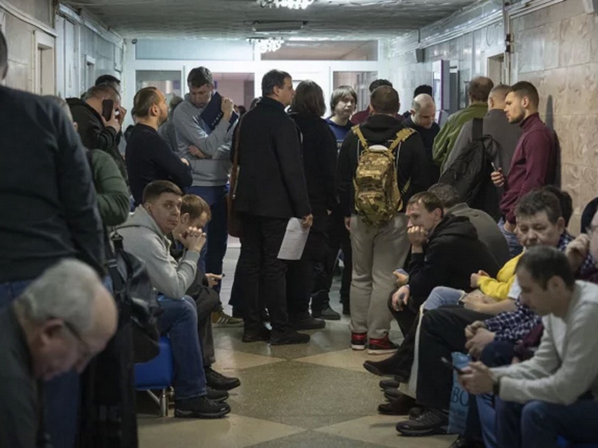 Украинцев не выпускают из страны