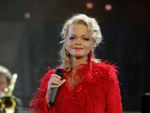 Лариса Долина