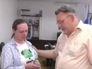 «Чтоб набережная у нас была»: тамбовский мэр опозорился, вручая сестре погибшего военного Орден Мужества