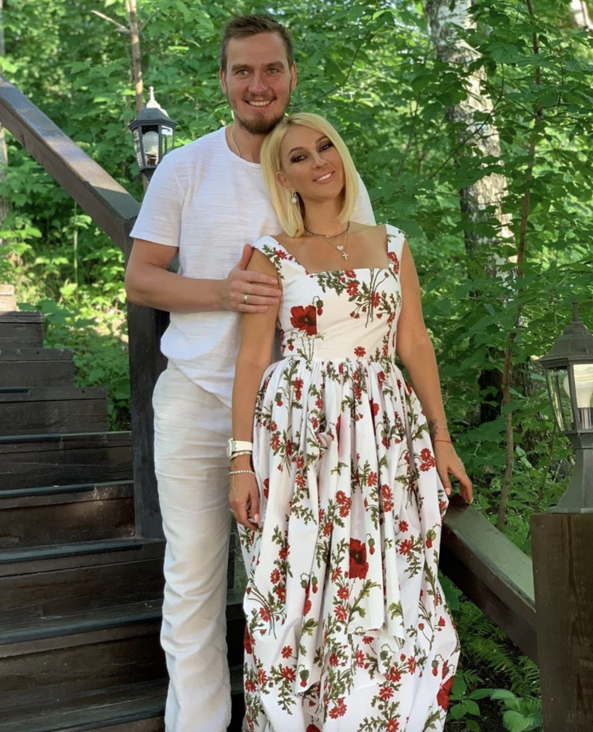 Звездные пары, разница в возрасте у которых измеряется десятилетиями