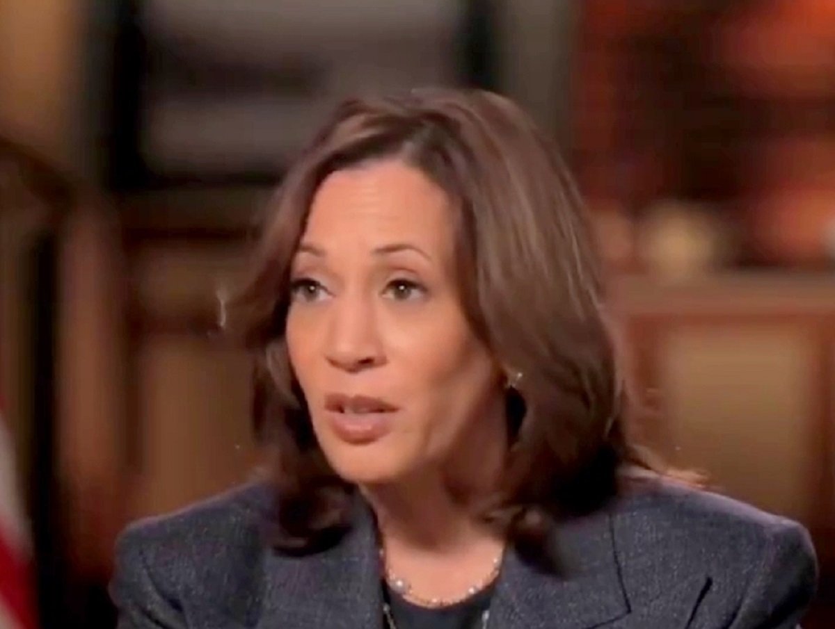 «Облизывала губы и перебивала»: Камала Харрис опозорилась на интервью FoxNews (ВИДЕО)