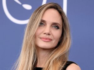 Медвежонок Паддингтон получил паспорт гражданина Великобритании