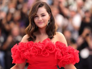 Синди Кроуфорд показала снимки топлес