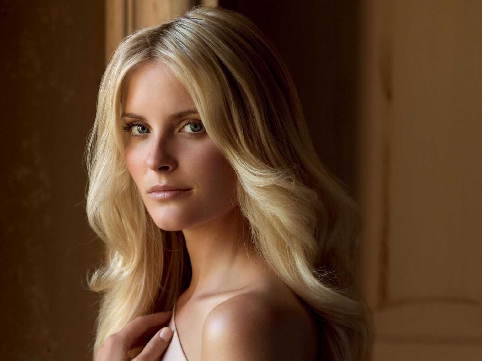  Най-красивите дами в света през 2024 година съгласно елементарните хора 