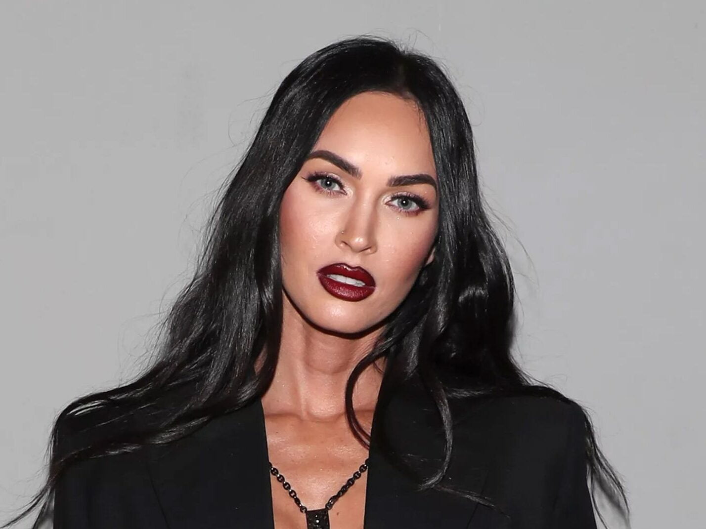  Най-красивите дами в света през 2024 година съгласно елементарните хора 