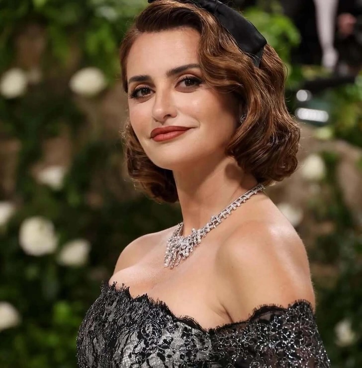  Най-красивите дами в света през 2024 година съгласно елементарните хора 