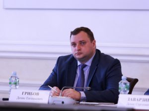 Экс-замминистра просвещения Денис Грибов арестован по делу о мошенничестве