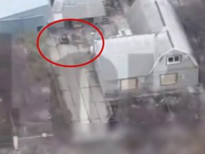 Российский дрон-малютка «Крот» разнес танк ВСУ в ДНР, попав на видео