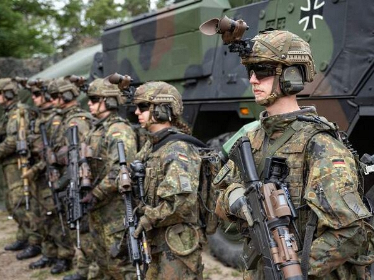 Reuters: в ЕC обсуждают отправку на Украину до 100 тысяч военных