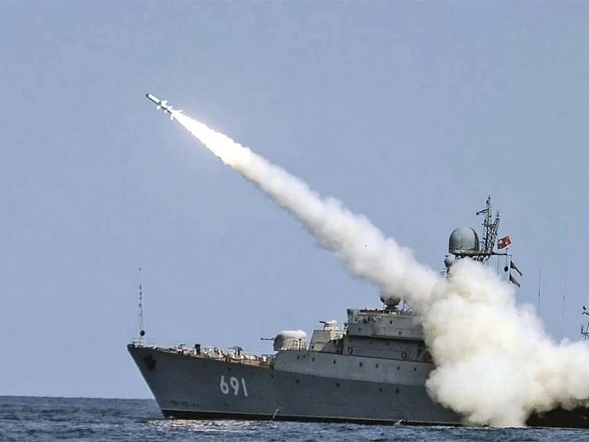 Обстреляли вертолёт