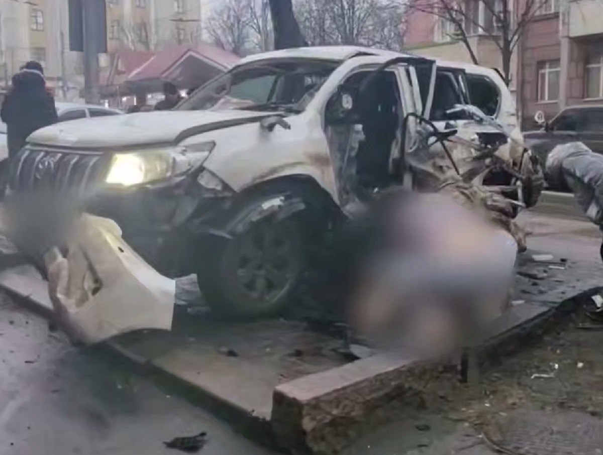 СМИ: при взрыве джипа в центре Донецка погиб начальник колонии Евсюков