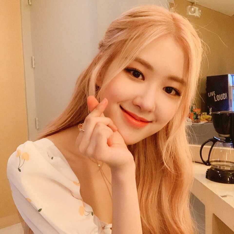 Топ-10 популярных женщин, которых признали самыми красивыми в 2024 году