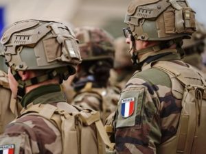 Британия и Франция тайно обсуждают отправку «миротворцев» на Украину: прописано три сценария