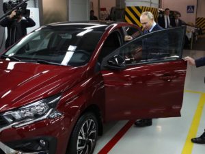 Путину представили новую Lada Iskra 