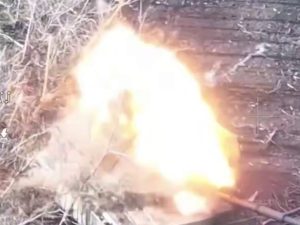 «Прямо в башню»: дрон ВС РФ метко поразил украинский танк в ДНР