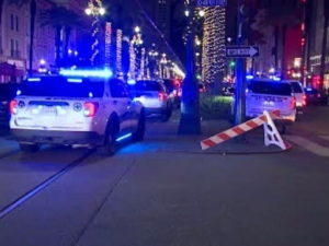 В Новом Орлеане автомобиль протаранил толпу