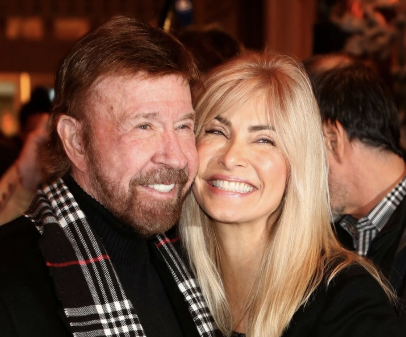 Как выглядят настоящие возлюбленные героев популярных боевиков