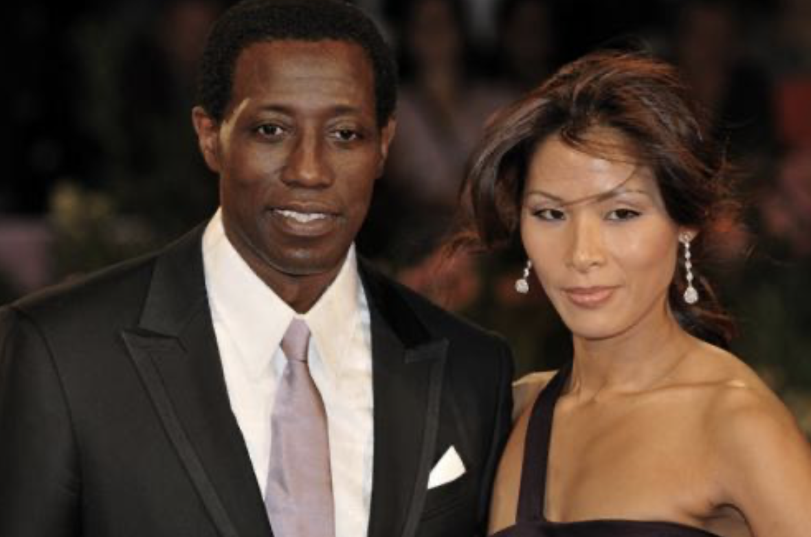 Как выглядят настоящие возлюбленные героев популярных боевиков