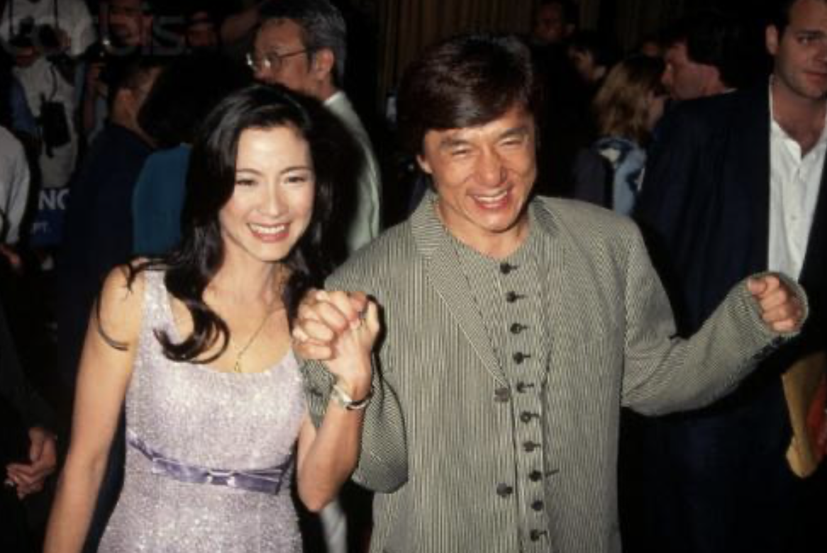 Как выглядят настоящие возлюбленные героев популярных боевиков