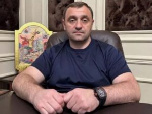 Названы основные версии убийства основателя батальона «Арбат» Саркисяна. СМИ узнали о личности террориста-смертника