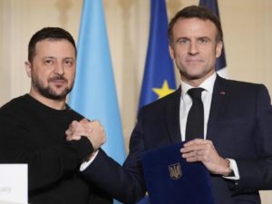 The New York Times назвал политиков, которые уговорили Зеленского пойти «на поклон» к Трампу