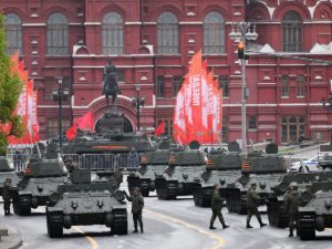 В Кремле ответили на угрозы Зеленского об ударе по параду Победы 9 мая