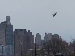 кадры падения вертолета в реку Гудзон в США