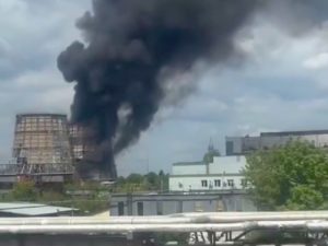 Под Киевом загорелась Белоцерковская ТЭЦ: мощный пожар сняли на видео