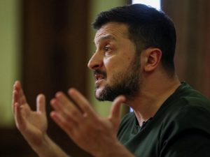«Детонировало до утра»: Зеленский назвал ночной удар по Киеву одним из самых страшных за время СВО