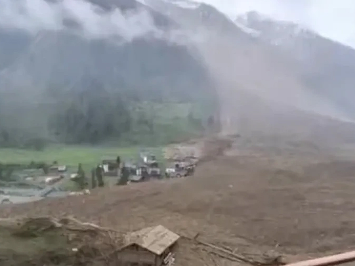 Ледник стер деревню в Альпах