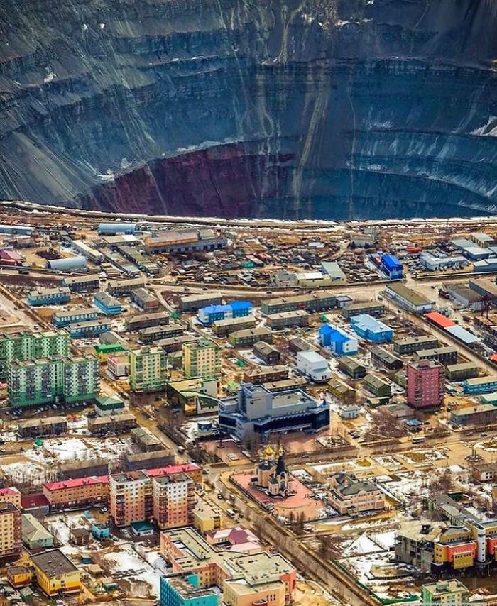 Фото больших объектов и явлений, которые могут вызвать страх
