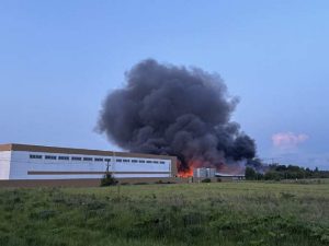 Мощный пожар на складе ГСМ в Пушкино попал на видео 