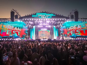 «Зачем было выгонять русских?»: азербайджанцы захейтили фестиваль Dream Fest 2025