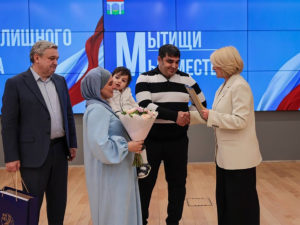 Власти Мытищ выдали сертификат на 24 млн Самадовой, отказав многодетной семье Петровых