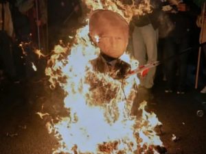 В Бразилии сожгли чучело Трампа в знак протеста против пошлин 