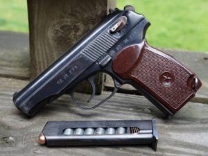 Baza: в ДНР таксист помог поймать троих дезертиров, одного из них застрелили