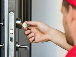 Вскрытие замков квартирной двери: в какую сумму это может обойтись?