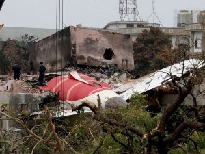 Mirror: причиной крушения Boeing 787 в Индии могла стать вода из туалета