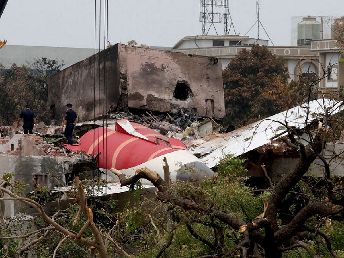 Mirror: причиной крушения Boeing 787 в Индии могла стать вода из туалета