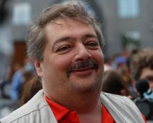 Суд заочно арестовал писателя Дмитрия Быкова*