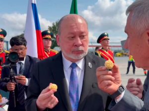 Король Малайзии прилетел в Казань на 