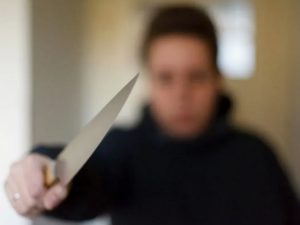 На юг России обрушились мощные дожди и смерчи: затопило три поселка, автобус с людьми упал в реку
