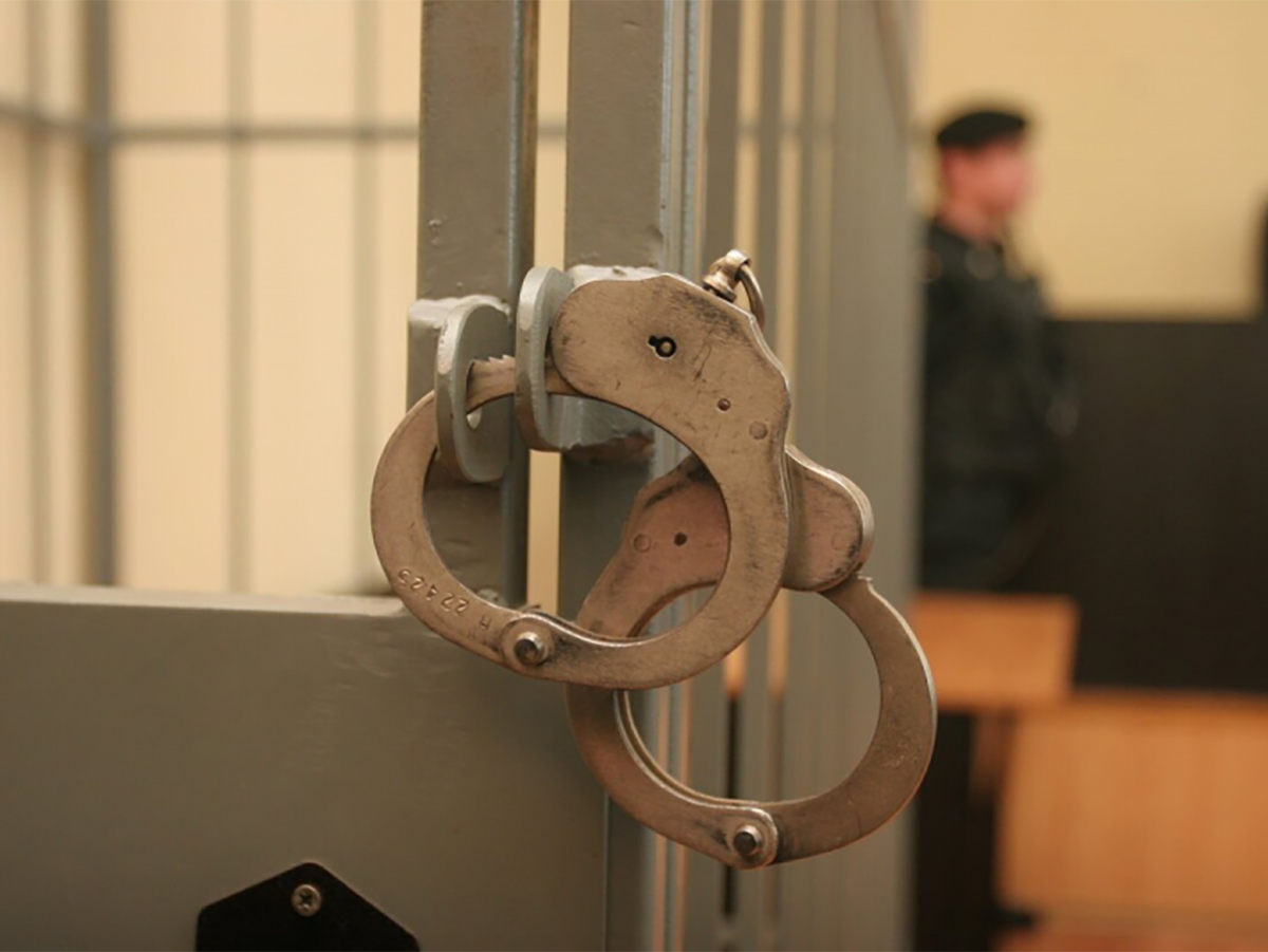 Суд