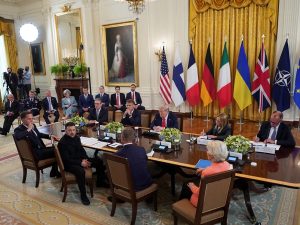 Трамп на встрече с лидерами ЕС
