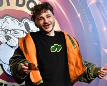 Блогер Джарахов извинился за слова о «свинорусах» после отмены концерта на Алтае